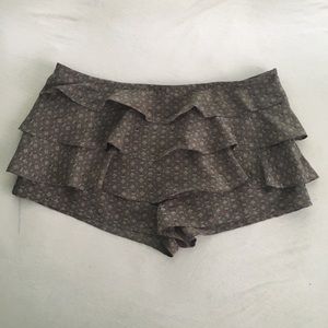 Urban Outfitters | Ruffle Floral Shorts